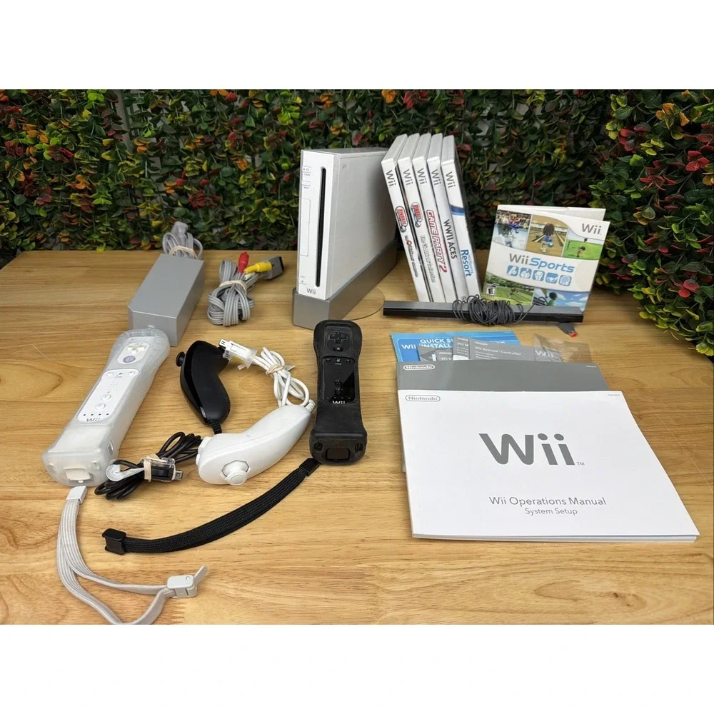 Nintendo Wii Sports Bundle, 2 Controllers + Nunchuck + 6 Games Lot (TESTED)